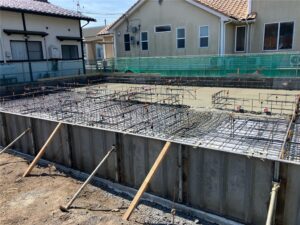 配筋工事：基礎の骨組みを作る