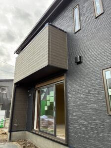 【高崎市】外壁工事が完了し足場解体！内装工事が進行中の3LDK戸建て賃貸住宅